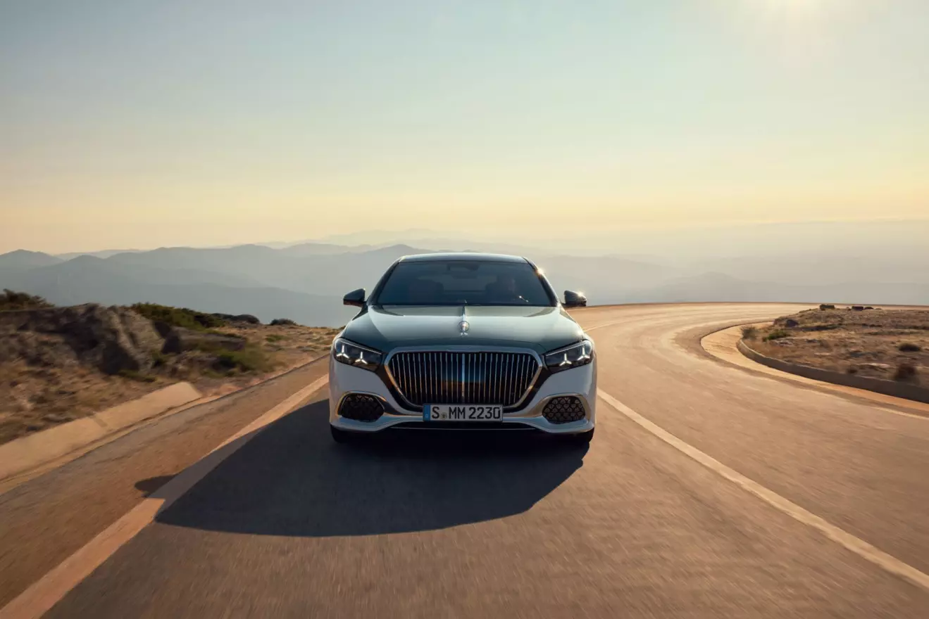 Mercedes-Maybach S-klasa pogled sprijeda