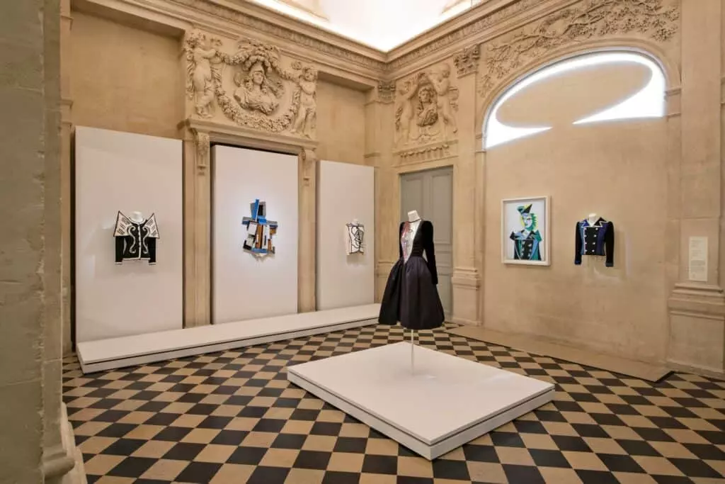 musee-national-Paris-Yves-Saint-Laurent-02-1024x683.jpg
