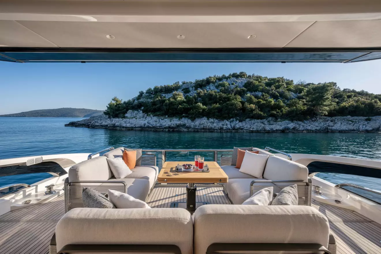 Absolute 70 Fly - aft deck.jpg