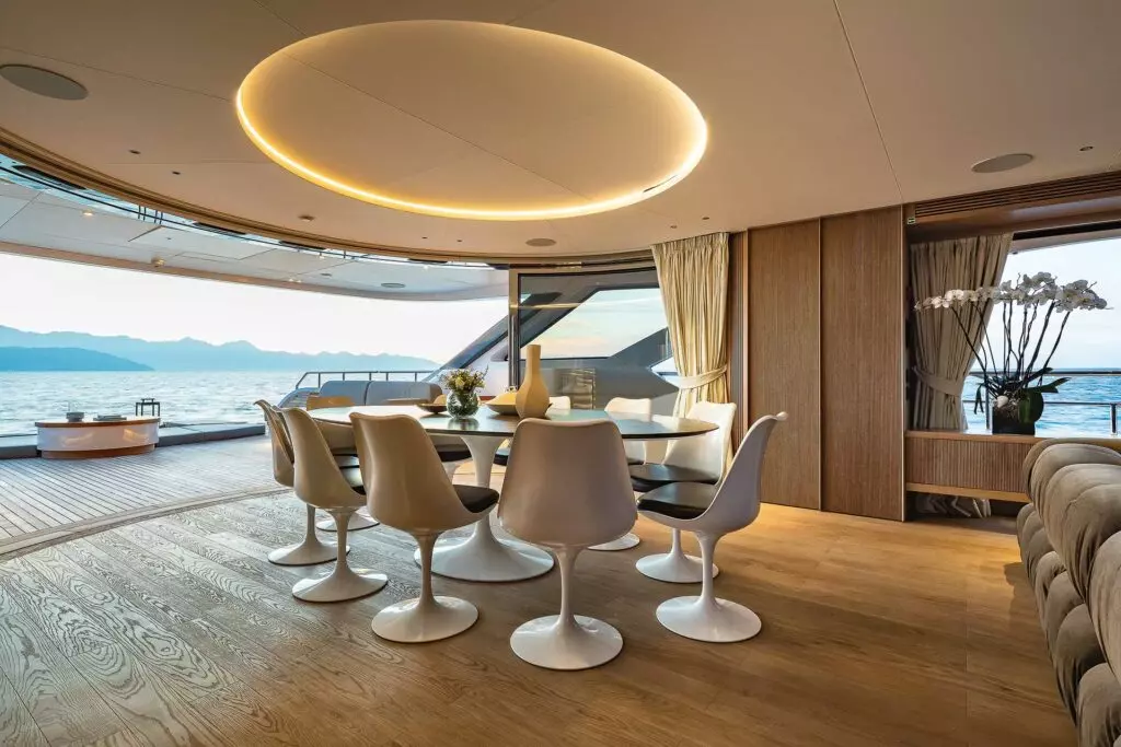 Benetti-Oasis-34M-glavni-salon-00-1024x683.jpg