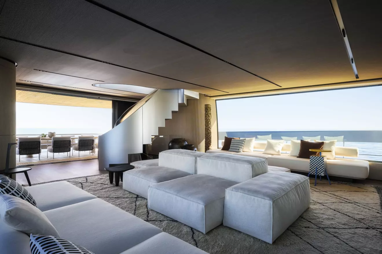 Sanlorenzo SX120 main deck salon