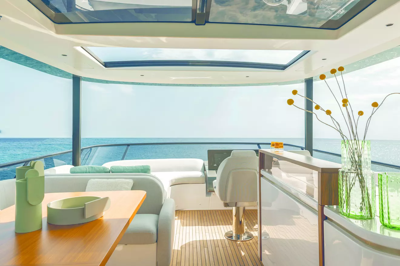 azimut-72-fly-flybridge.jpg