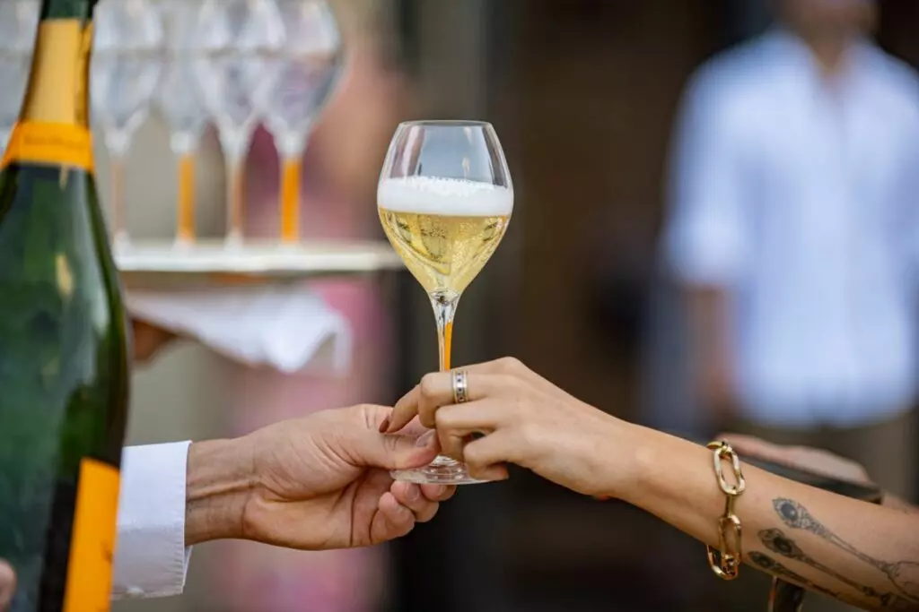 Veuve-Clicquot-Solaire-Tables-3-1024x683.jpg