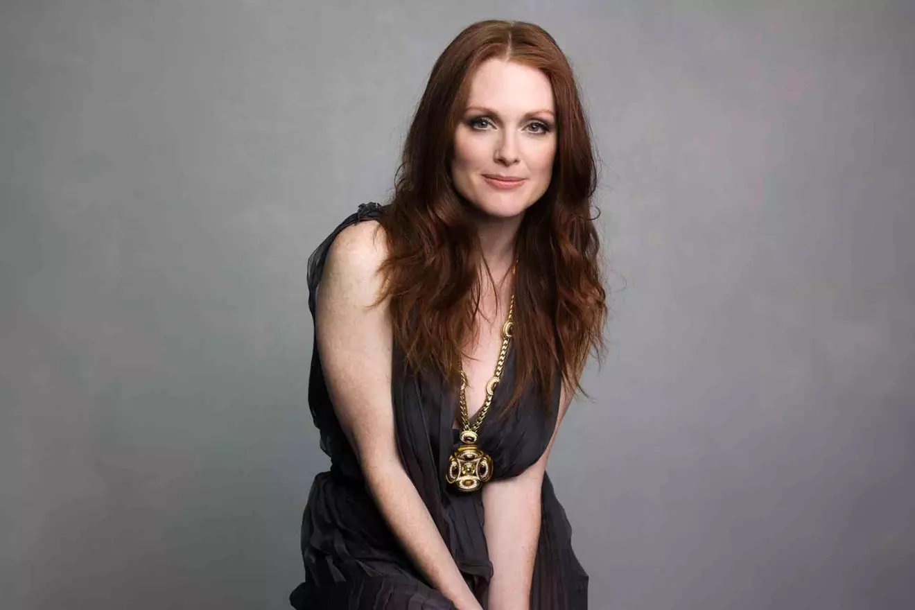 julianne-moore-nosi-bulgari-00.jpg