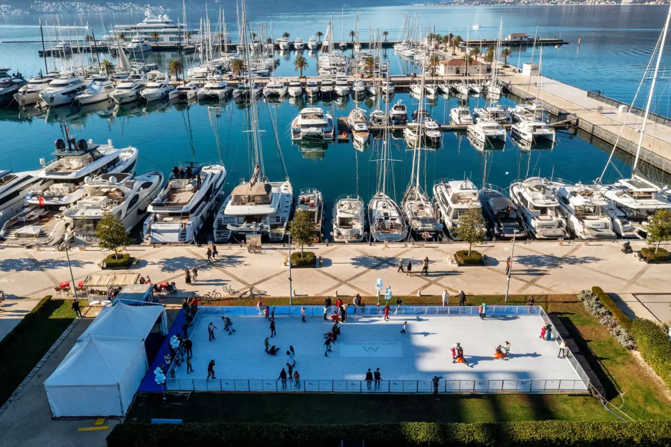 Ice Wonderland - porto montenegro.jpg