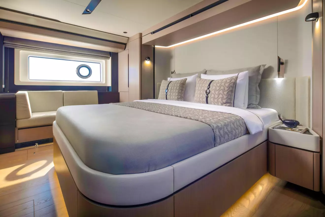 Sirena 60 master cabin