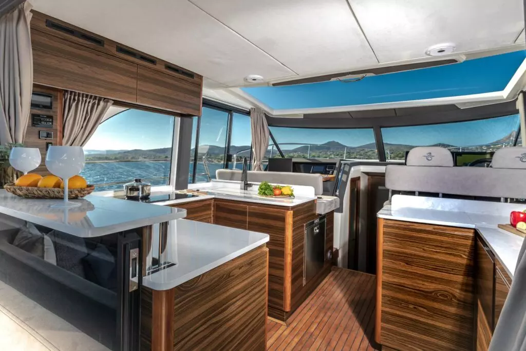 Marex-440-Gourmet-Cruiser-kuhinja-1024x683.jpg