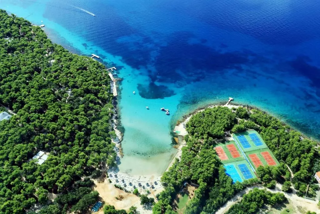 pine-beach-resort-pogled-iz-zraka-1024x683.jpg