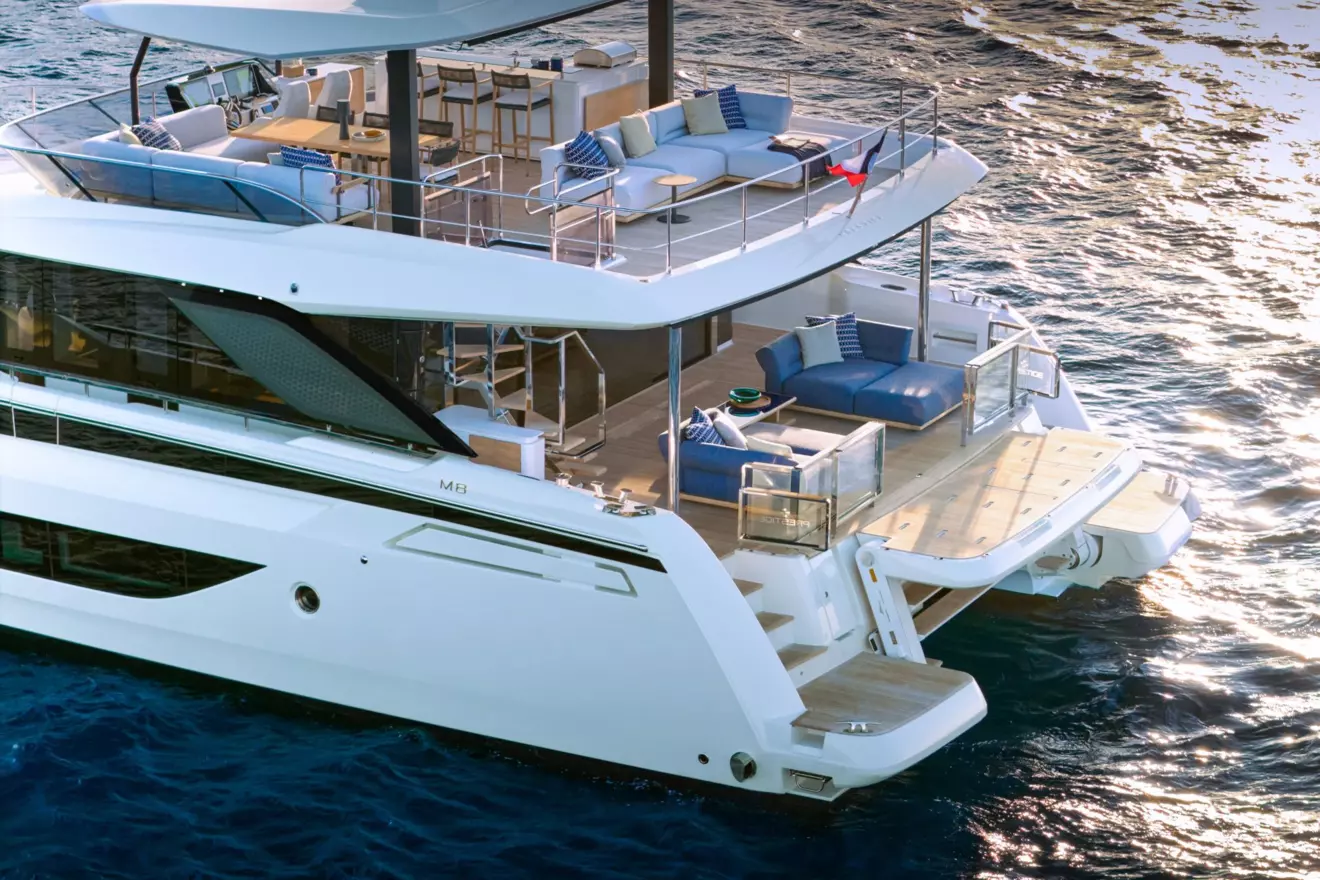 Prestige M8 Evo - stern.jpg