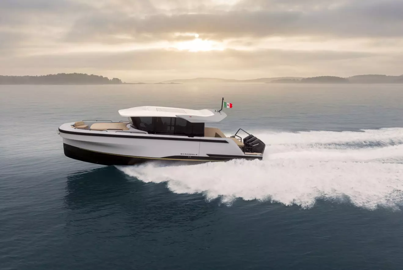 MARCOPOLO MP12 - side view cruising.jpg