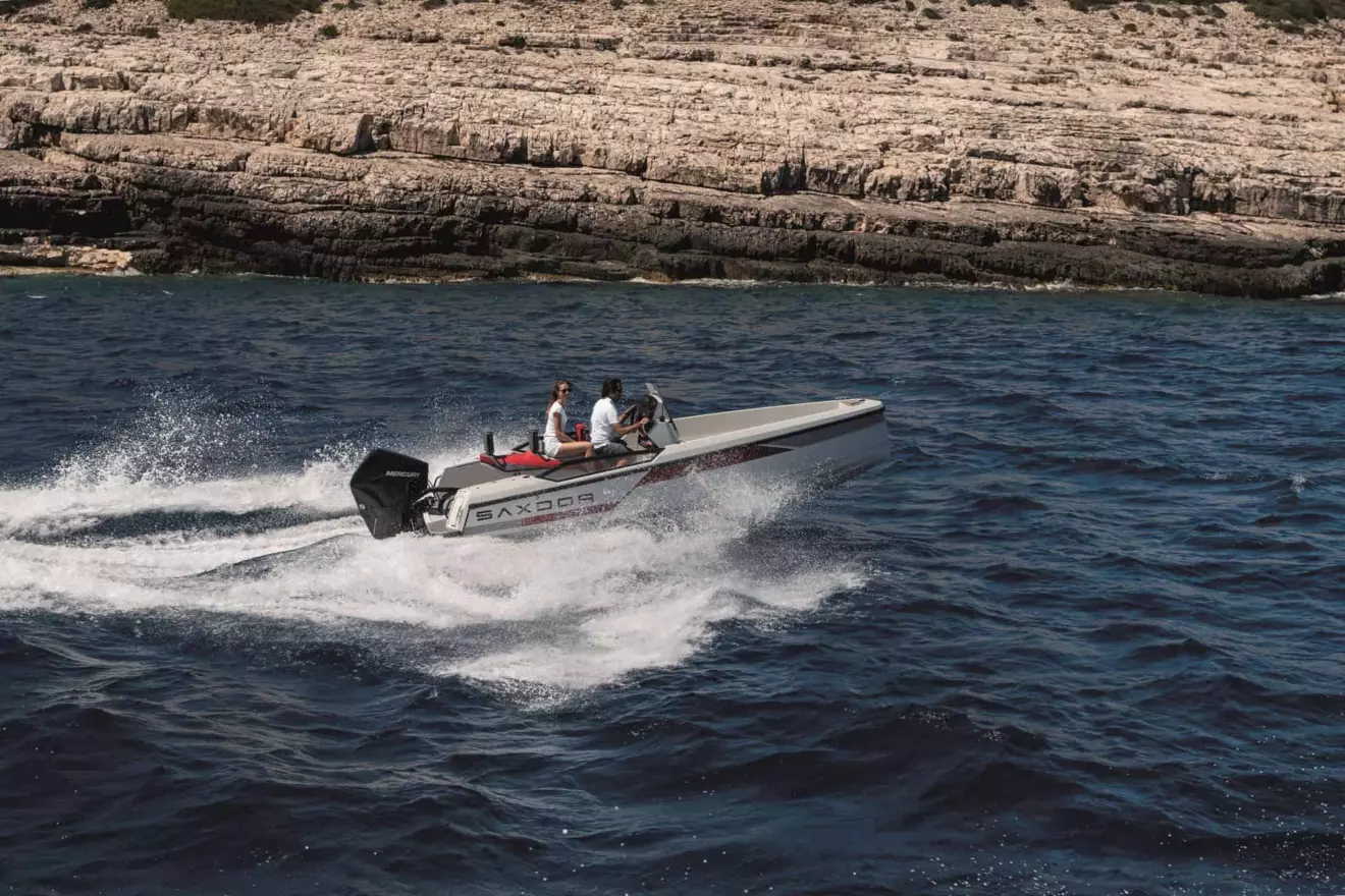 Saxdor Side View Adriaic Coast 01