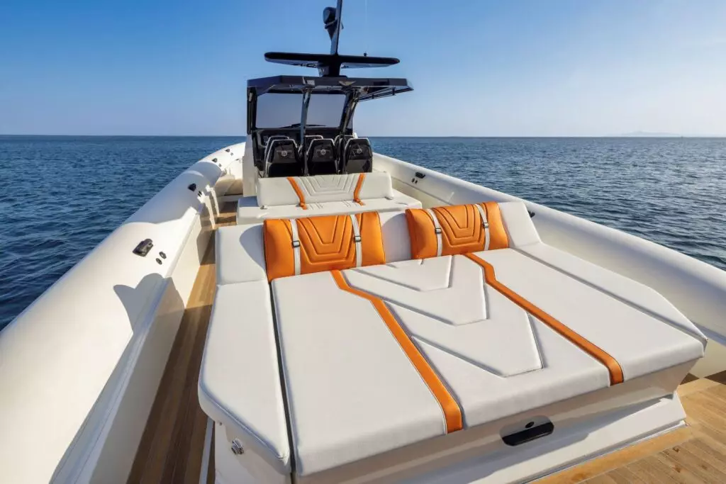 Technohull-Alpha-50-suncaliste-1024x683.jpg
