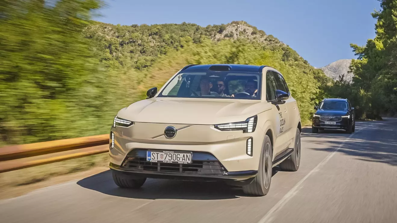 volvo ex90-tivat.jpg