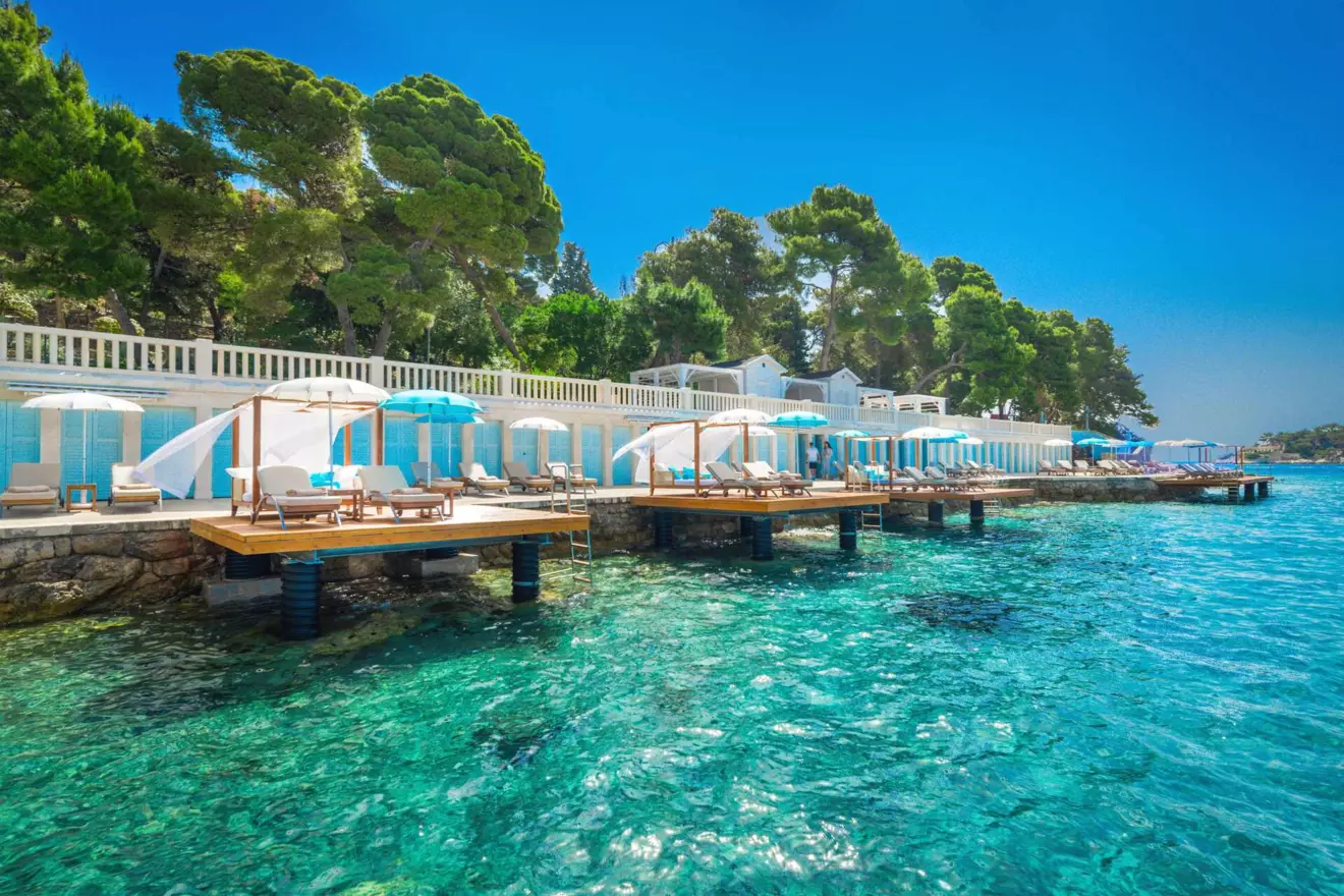 BeachClubHvar8 glavna.jpg