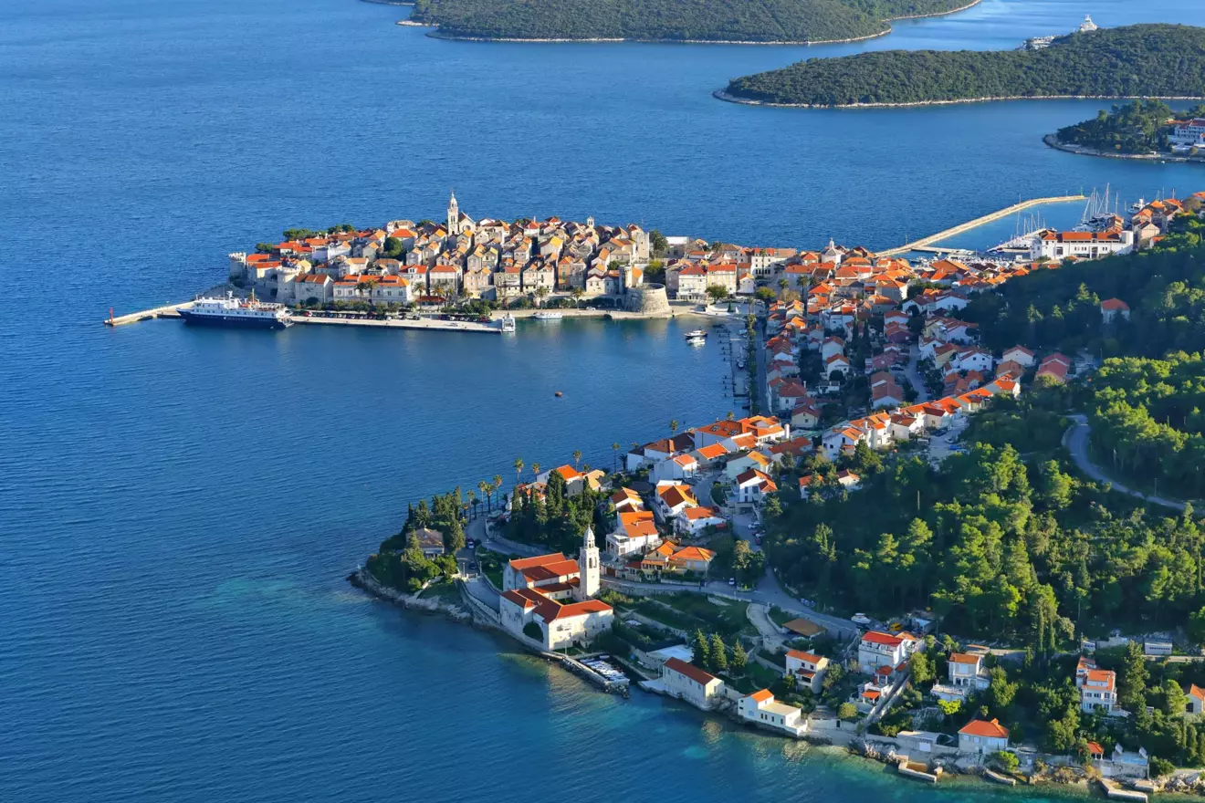 grad korčula, pogled iz zraka