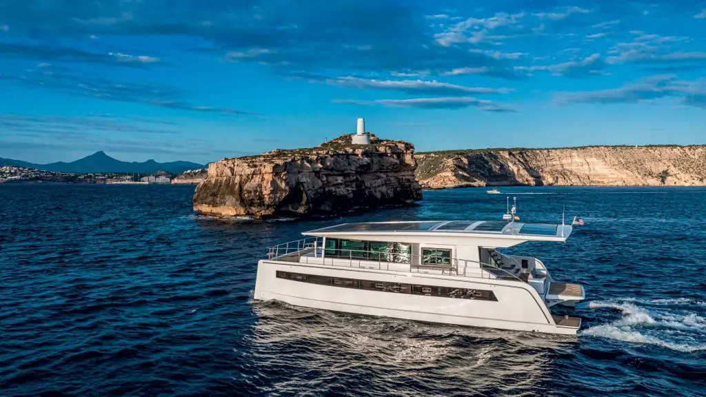Silent 60 power catamaran cruising
