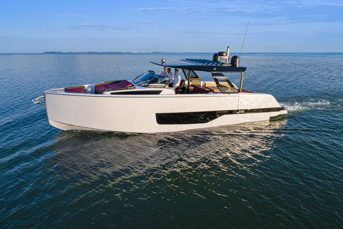 Cranchi A46 Luxury Tender - profile.jpg