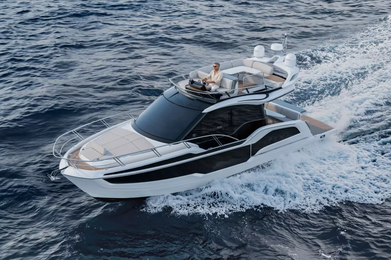 Galeon 420 Fly - aerial view.jpg