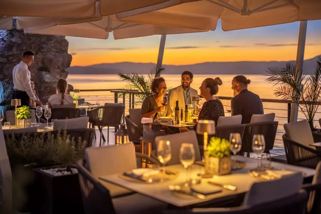 7Seas_Restaurant-and-Bar_Njivice-1024x683.jpg