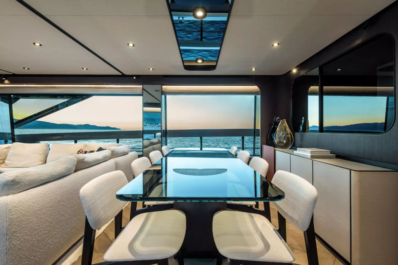 Ferretti Yachts 800 dining area