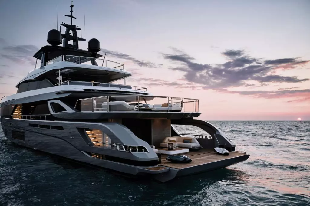Azimut-trideck-paluba-1024x681.jpg