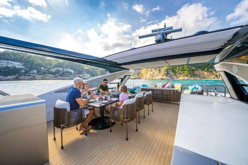 flybridge-sunseeker-90-ocean-00-1024x683.jpg