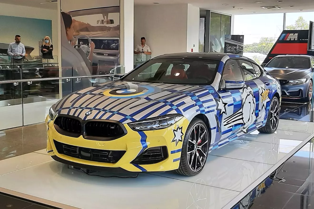 bmw-the-8-x-jeff-koons-zagreb.jpg