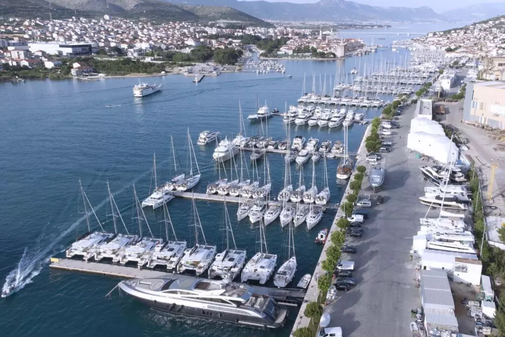 Marina Trogir vezovi