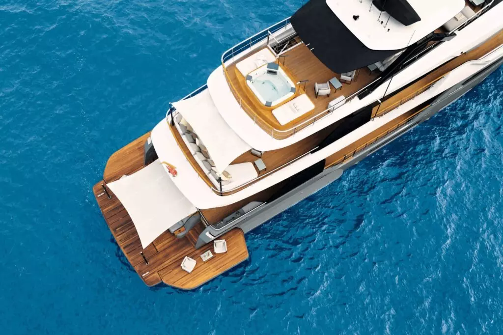 Custom-Line-Navetta-38-krmena-platforma-1024x682.jpg