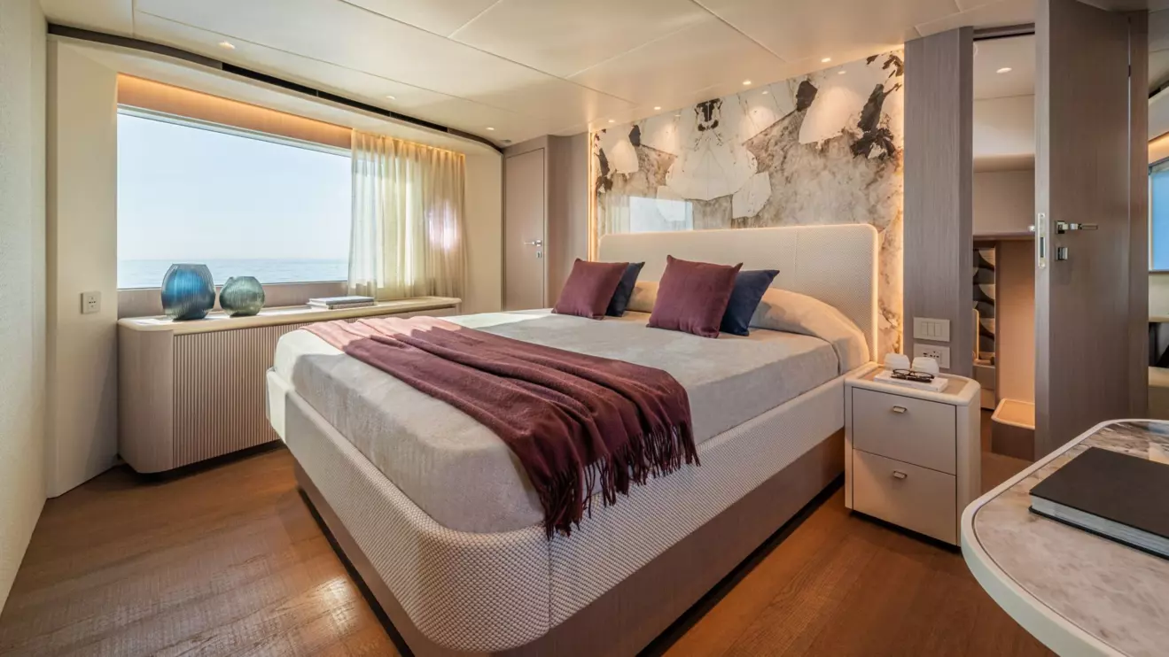 Absolute Navetta 62 master cabin