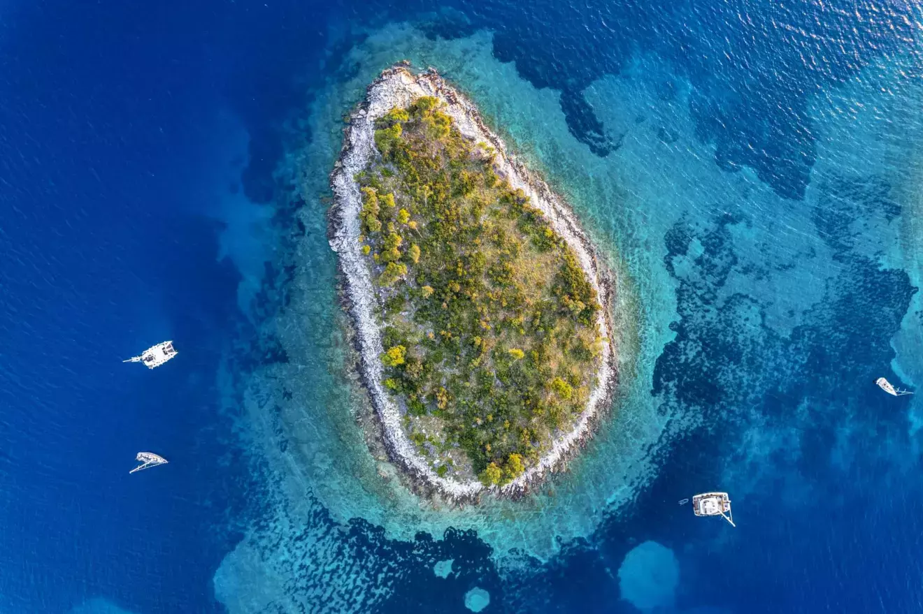 Luksuzno putovanje jahtom iz Splita: Omiljeni itinerar brojnih nautičara