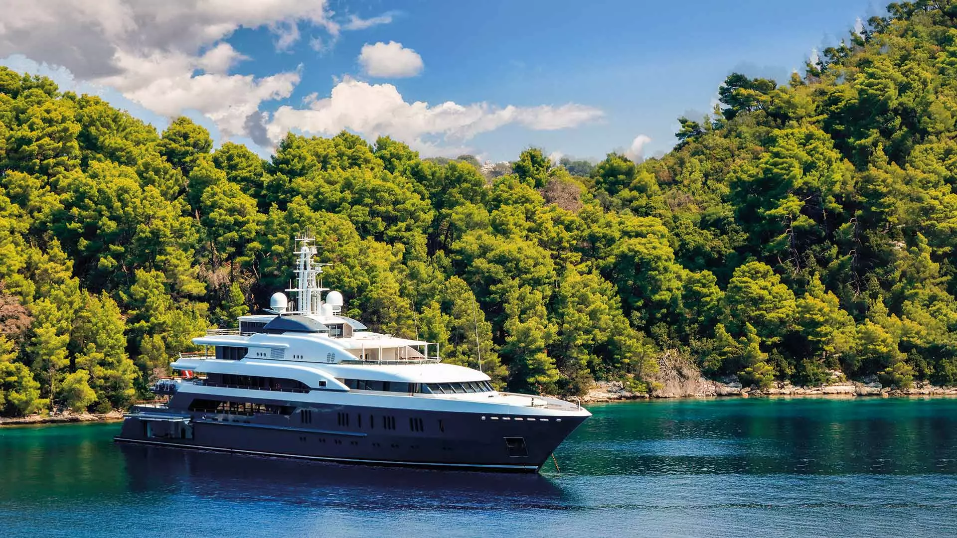 SOS Yachting: Porezni aspekti iznajmljivanja jahti