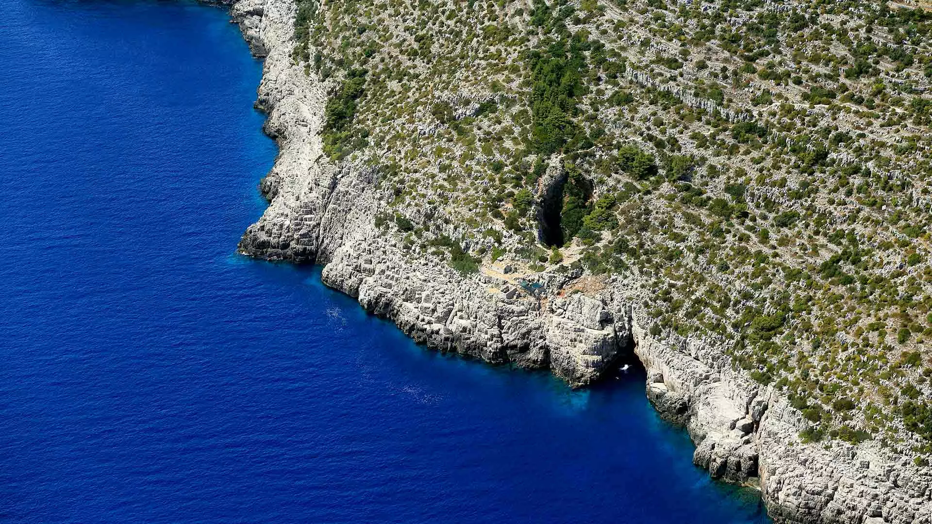 Špilje hrvatskog Jadrana: Od Modre špilje do Plave grote