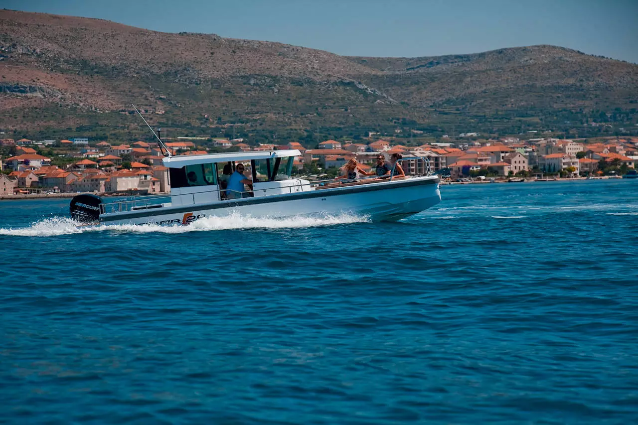 Axopar 28 Cabin na testu: Finac superiornog trupa i dizajna