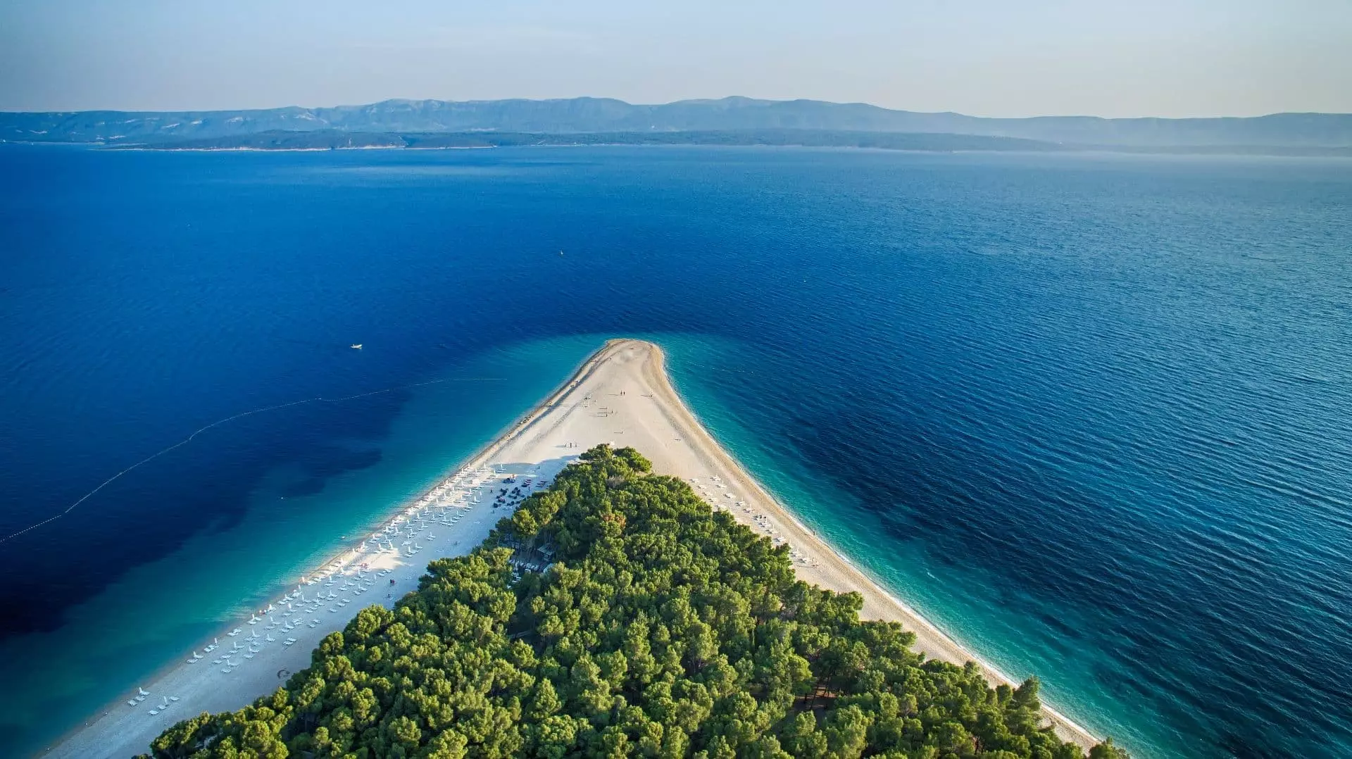 Bol na Braču: Omiljena destinacija za surfere