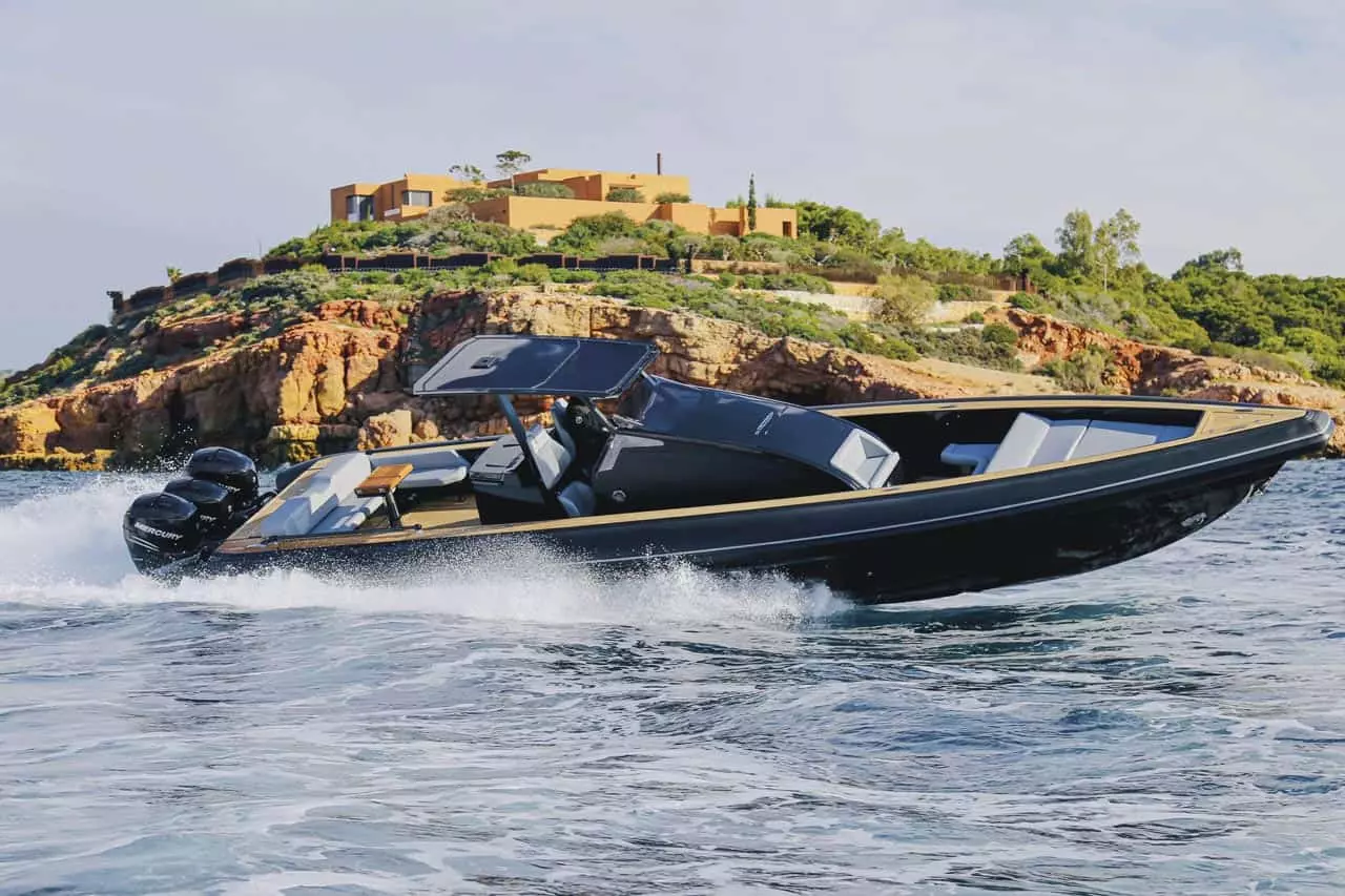 Technohull Omega 45 na testu: Brži od metka