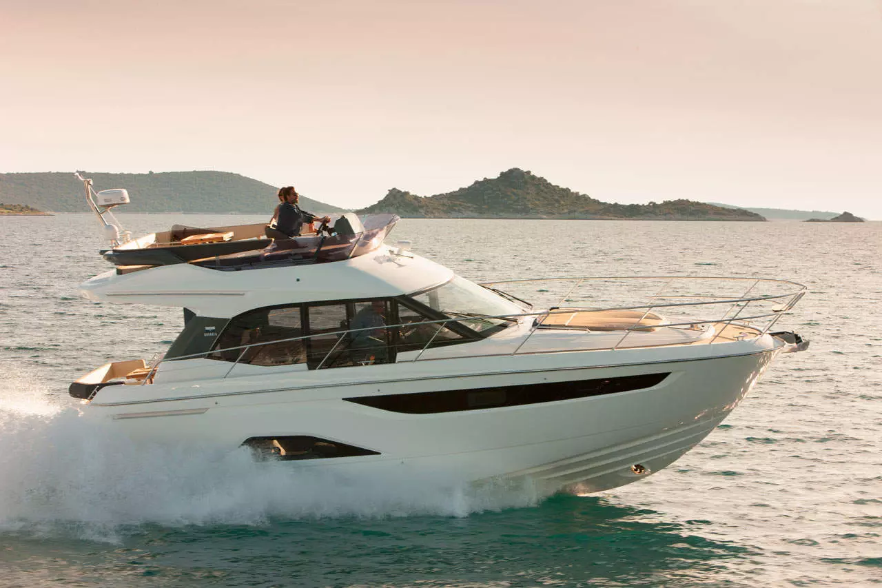 Bavaria R40 na testu: R za revoluciju