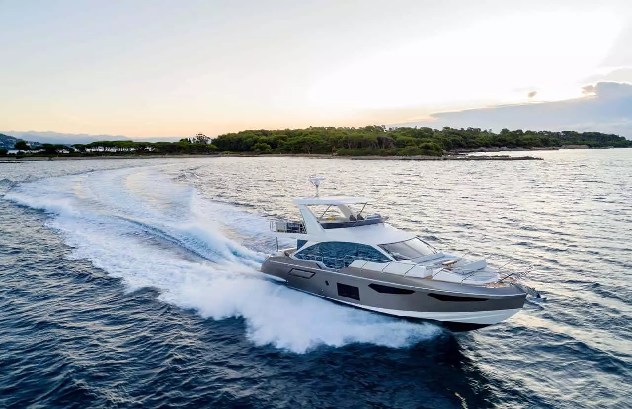Azimut 60 Fly na testu: Zvijezda novog stila