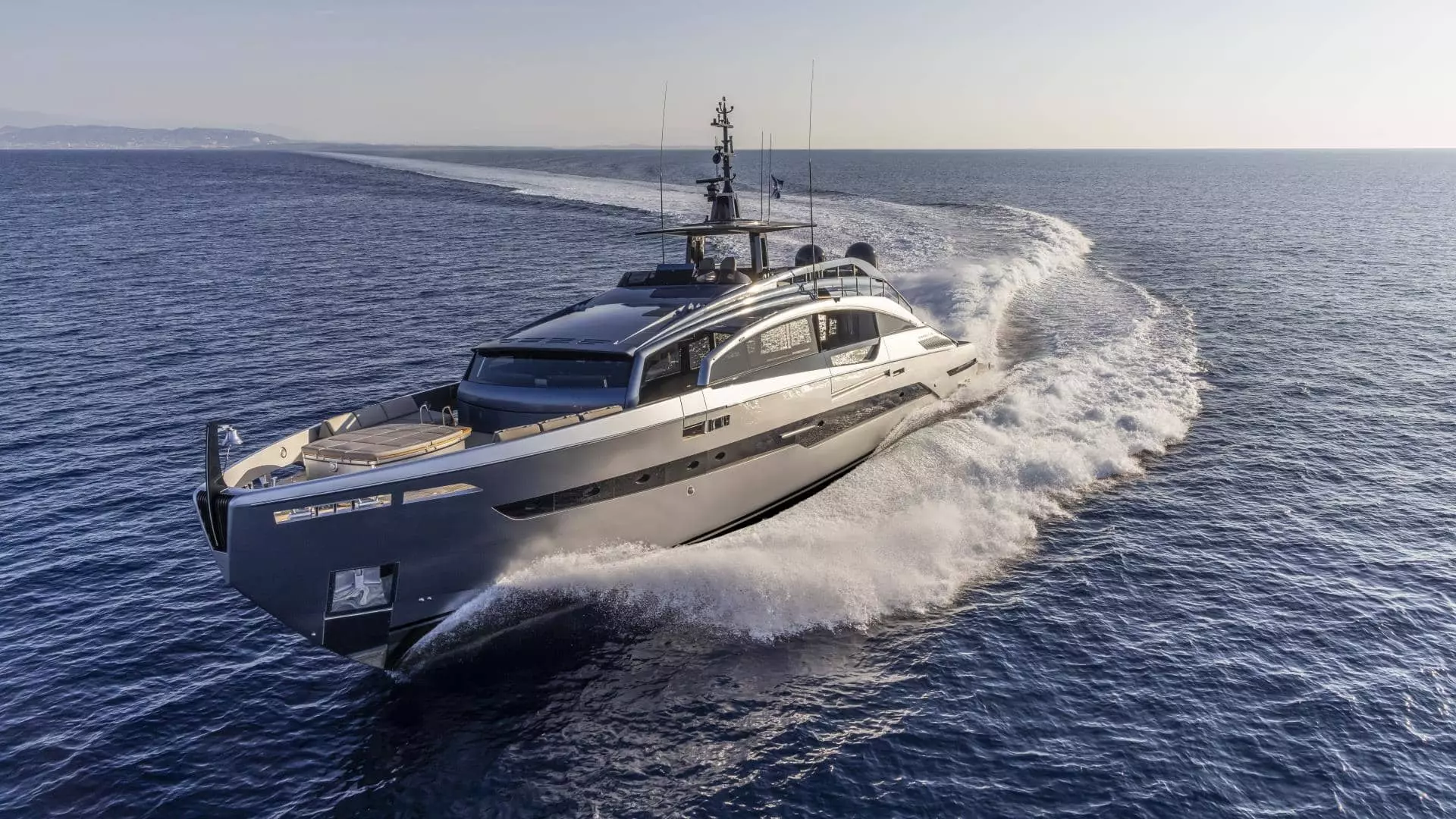 Novi Pershing GTX116 klasificiran je kao Sport Utility Yacht