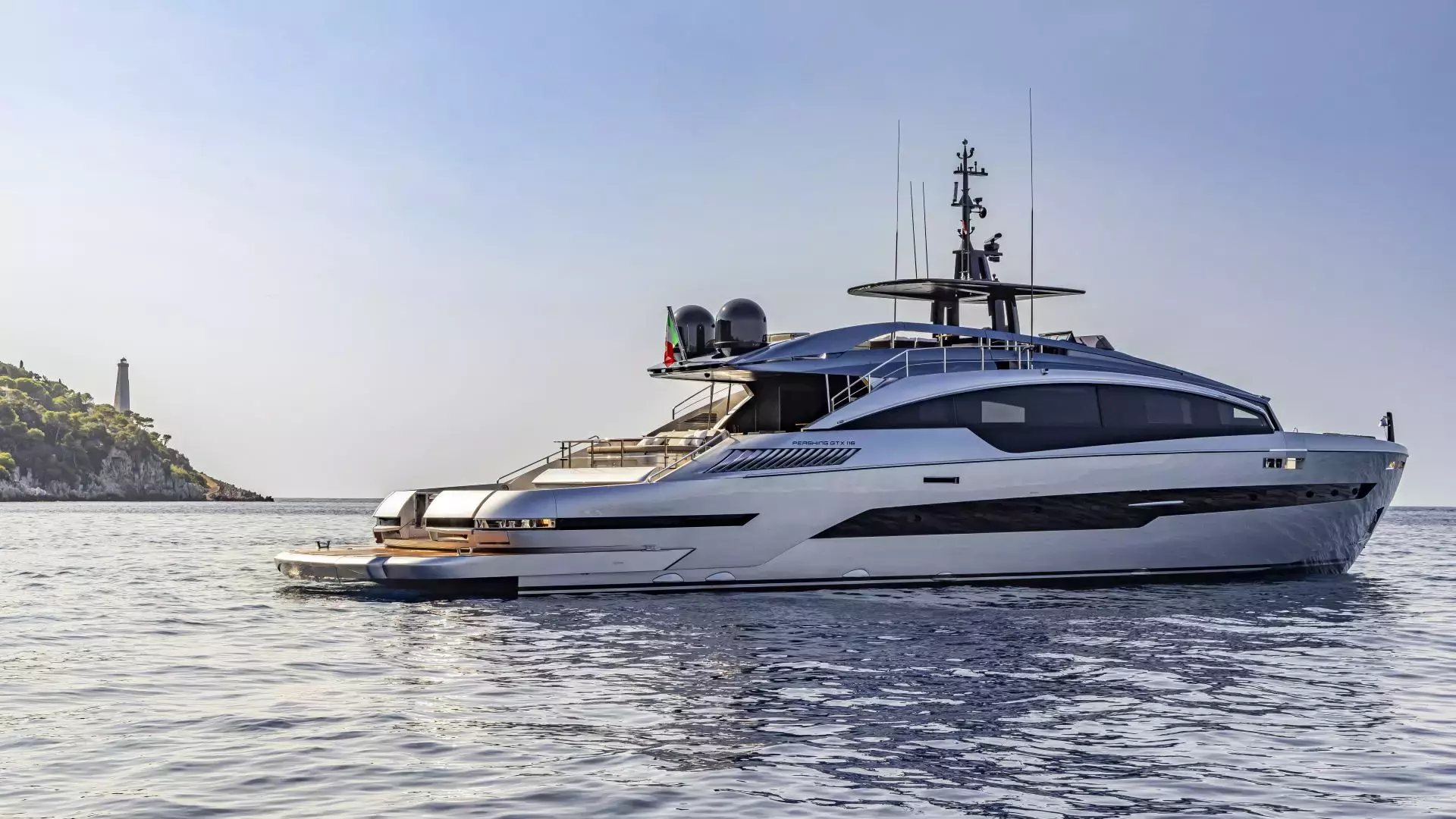 Novi Pershing GTX116 klasificiran je kao Sport Utility Yacht