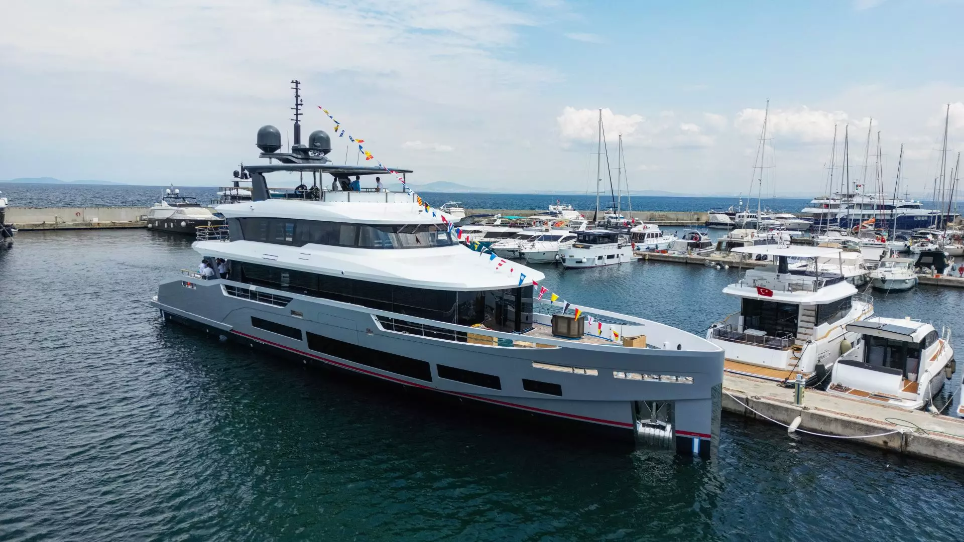 Sirena modelom 118 širi ponudu superjahti