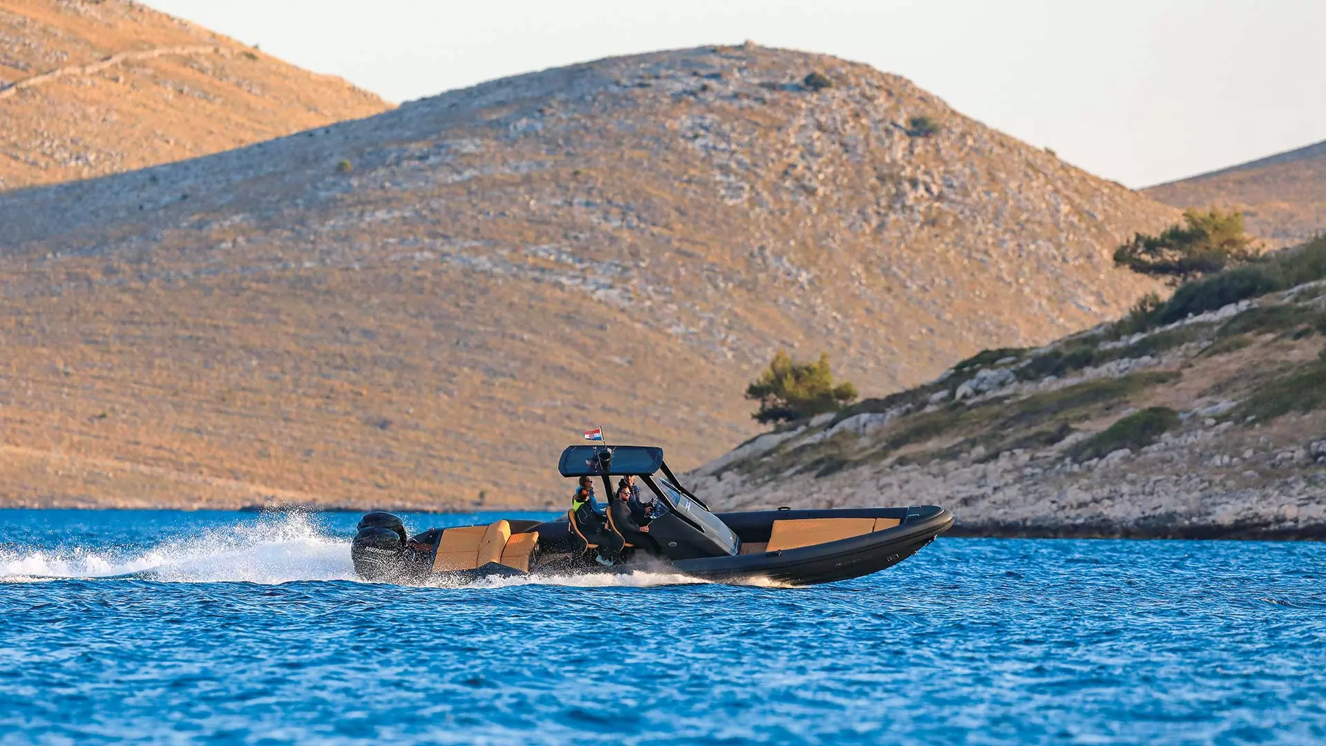 Ribco Seafarer 33 na testu: Gumenjak s X-faktorom