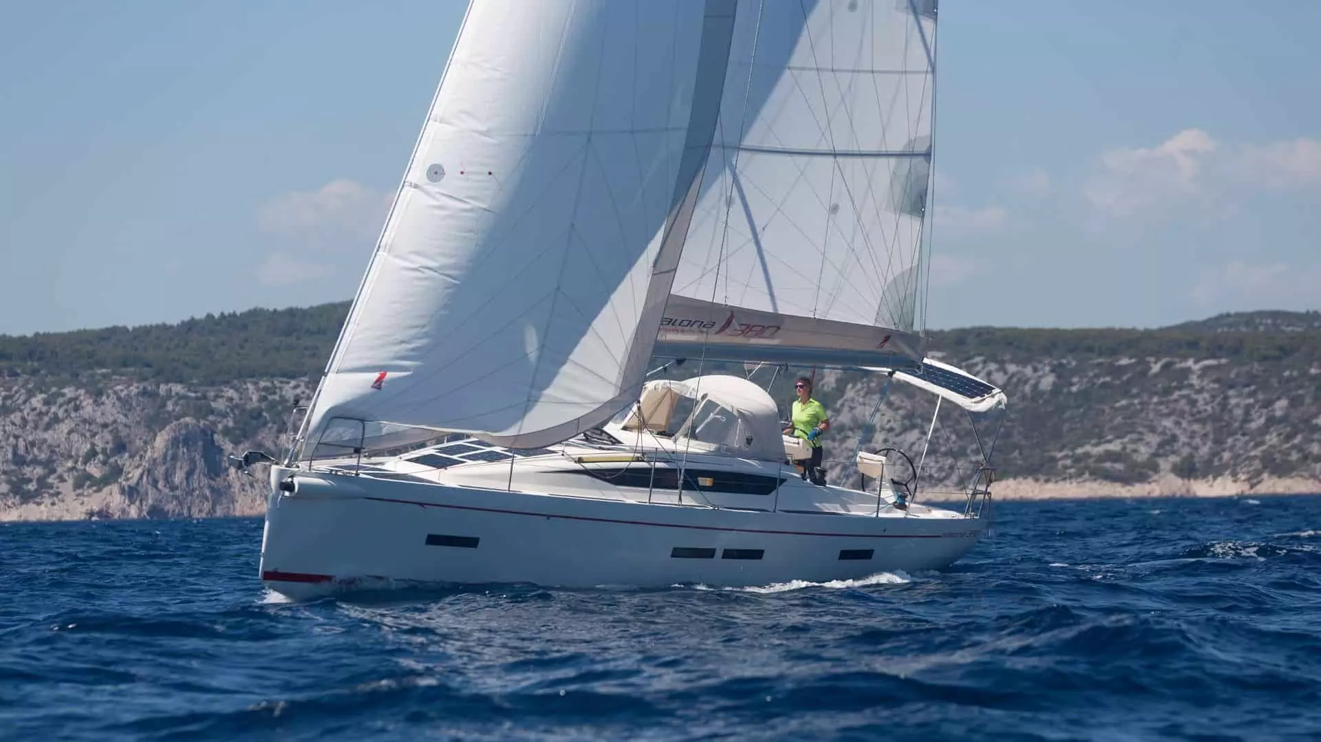 Prva hrvatska električna jedrilica Salona S380 zaplovila prema Americi