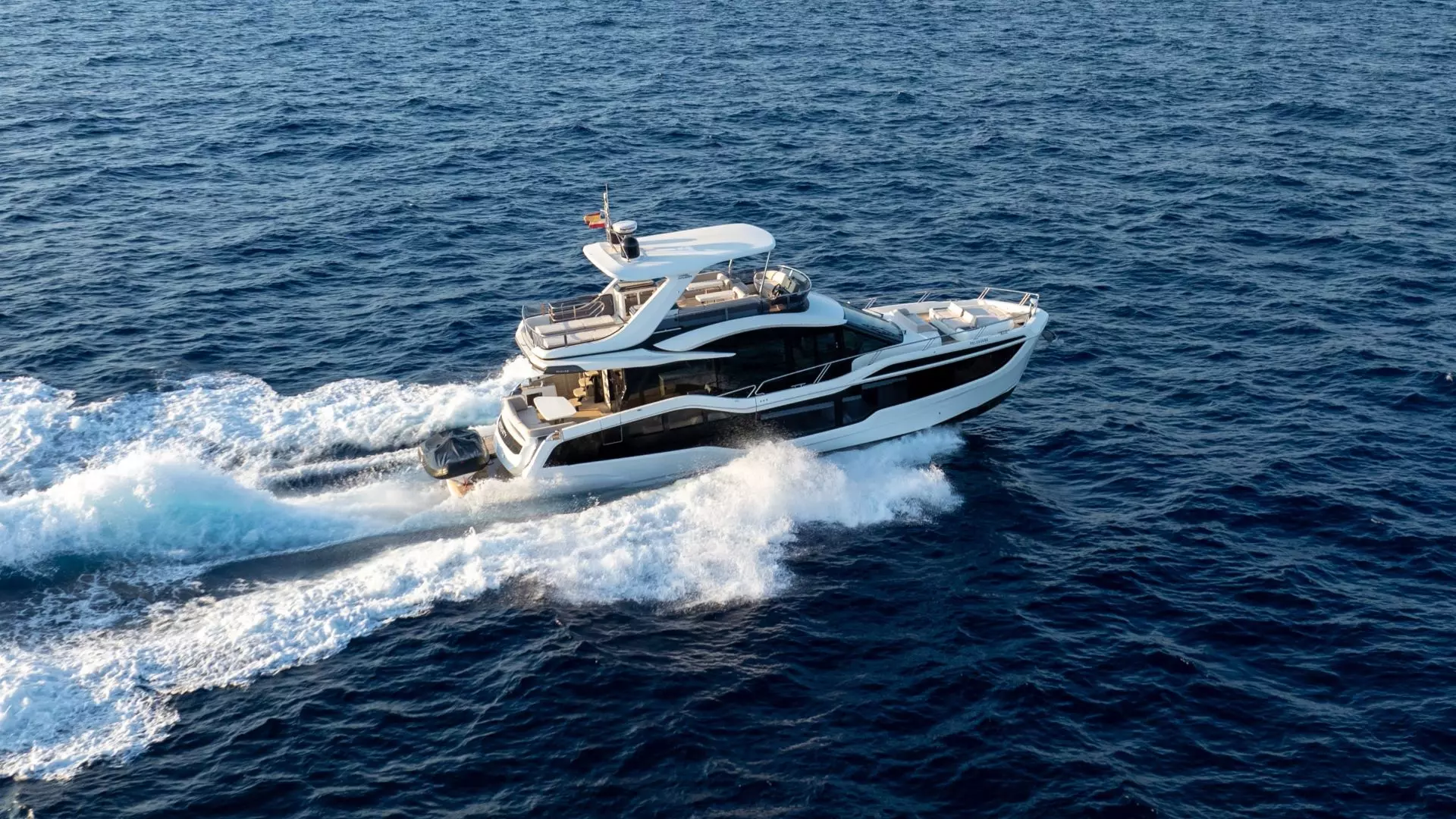 Galeon 560 Fly na testu: Svestrana jahta