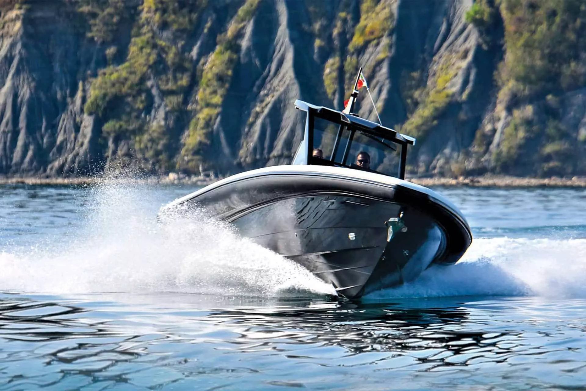 Technohull Explorer 40 na testu: Gumenjak za užitke