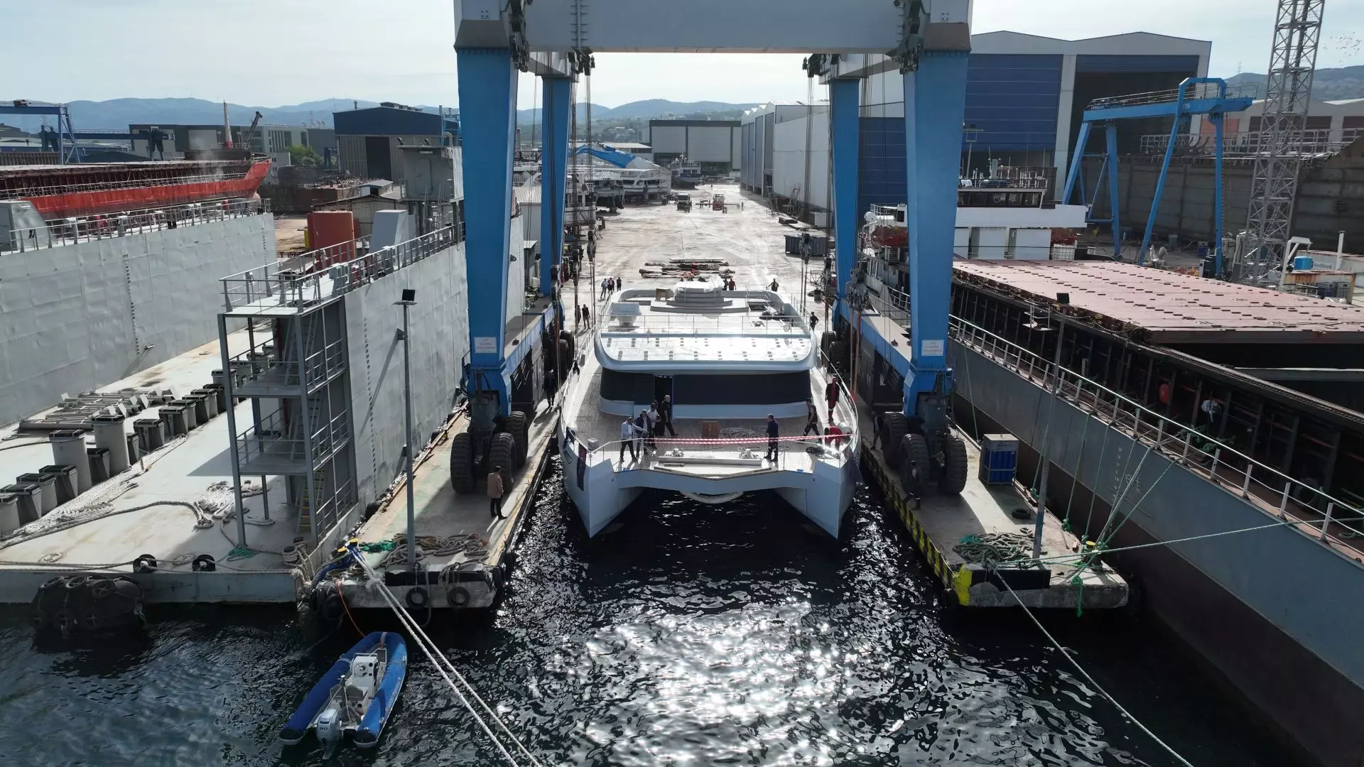 VISIONF Yachts porinuo 30 metarski aluminijski katamaran