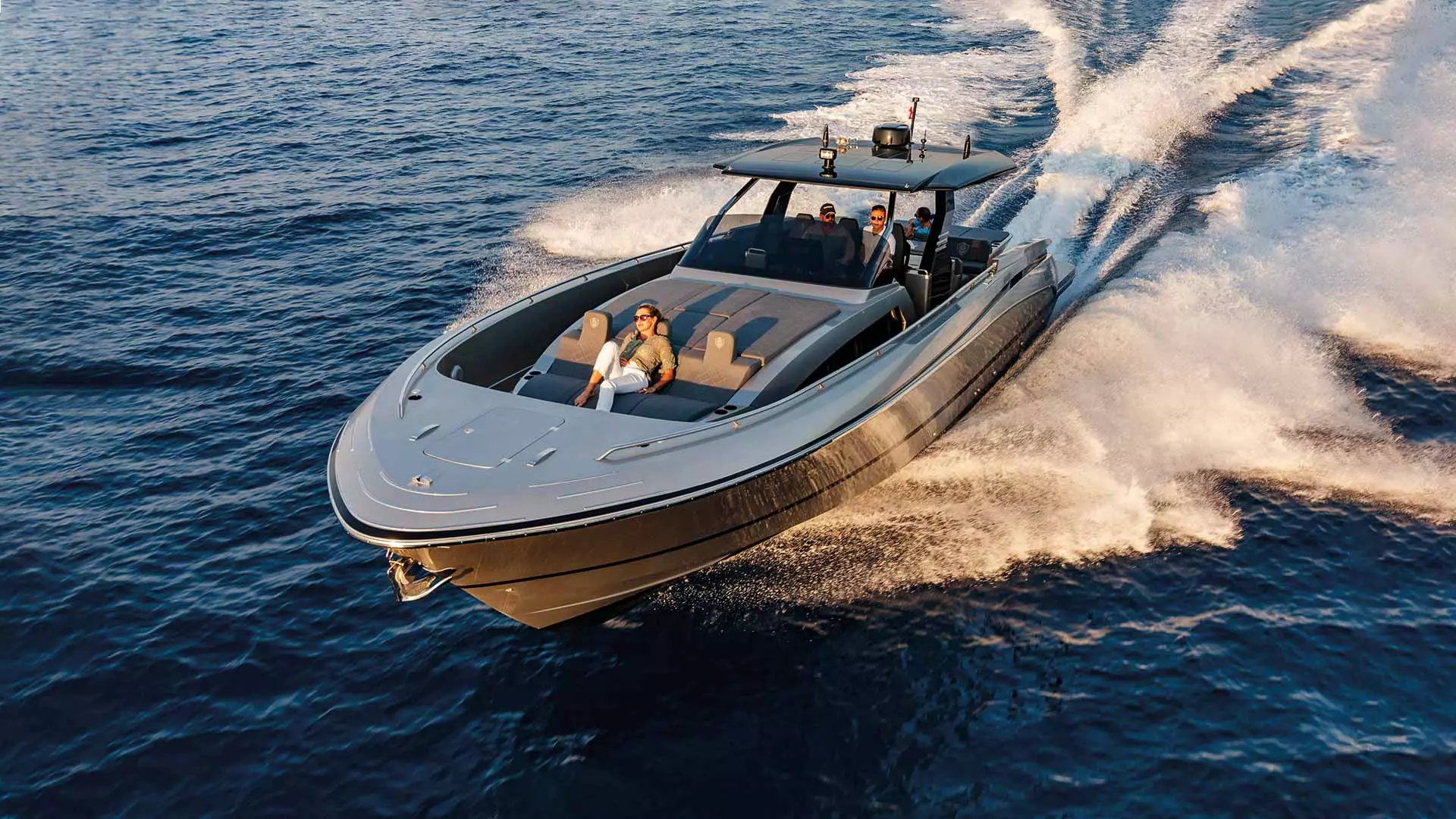 Canados Gladiator 493 Grand na testu: Spreman za arenu