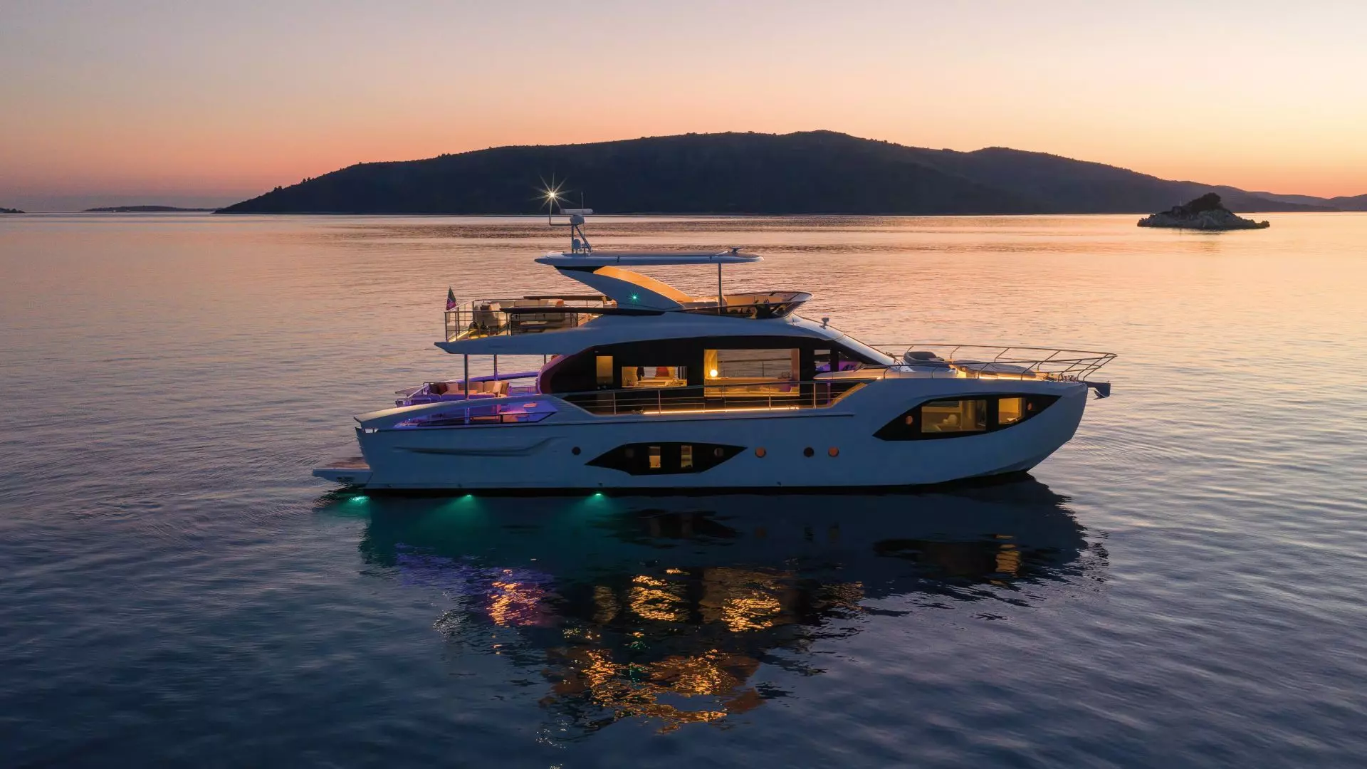 Absolute 70 Fly na testu: Ultimativni flybridge