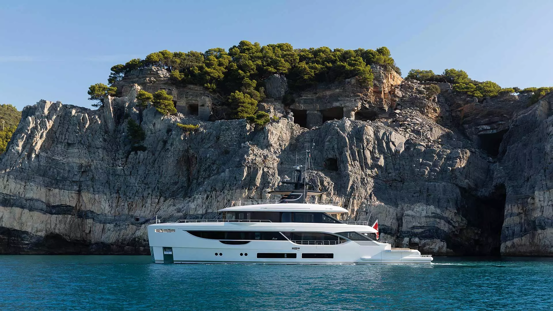 Ekskluzivna superjahta Benetti Oasis 34M