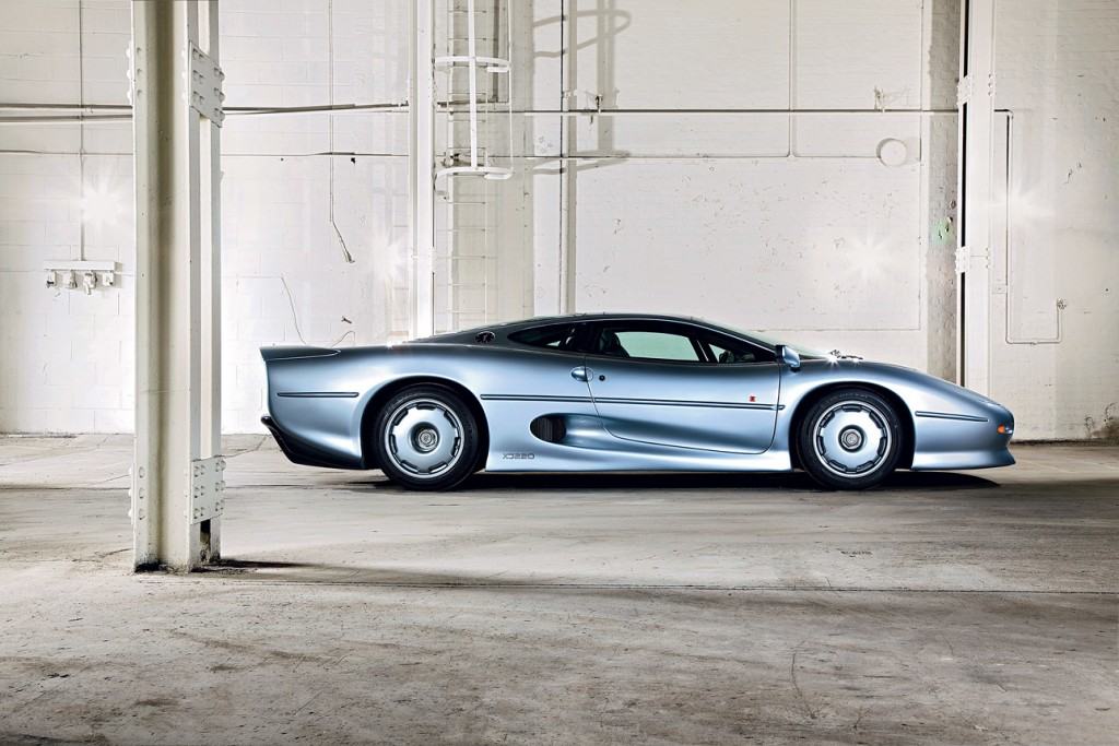 Jaguar XJ220